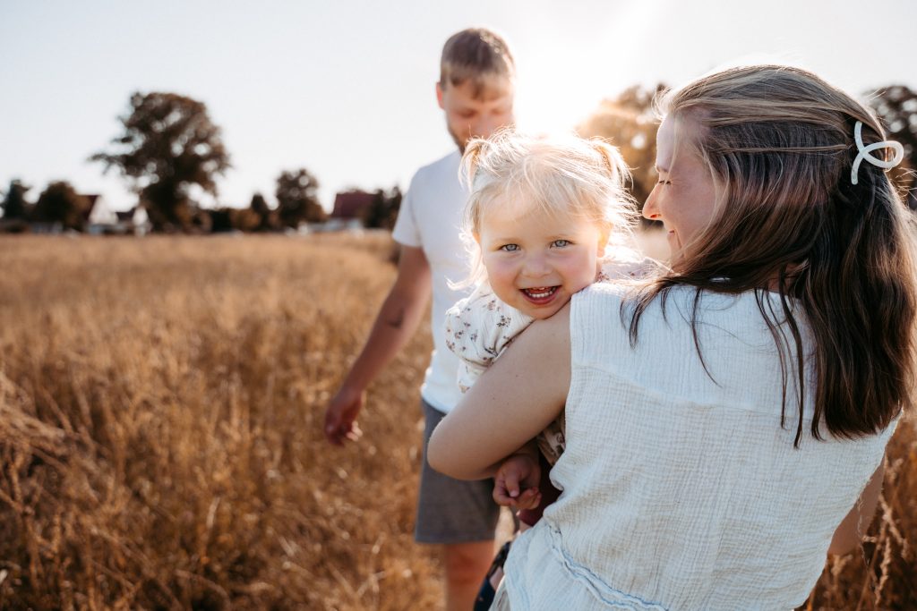 Familienfoto am Strand Ahlbeck auf Usedom bei Sonnenuntergang